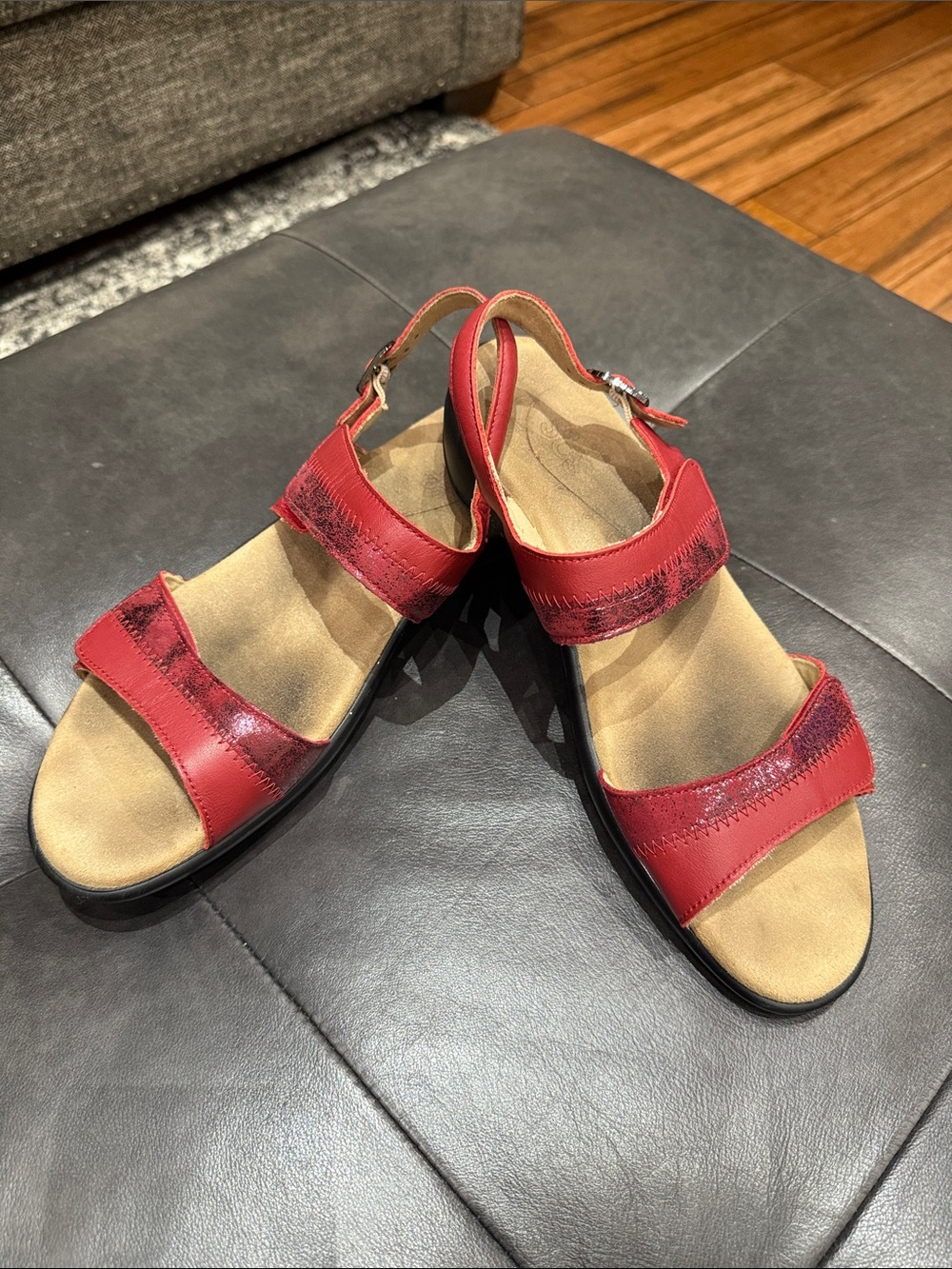 SAS Women’s Nudu Red Leather Adjustable Slingback Sandals Size 10N